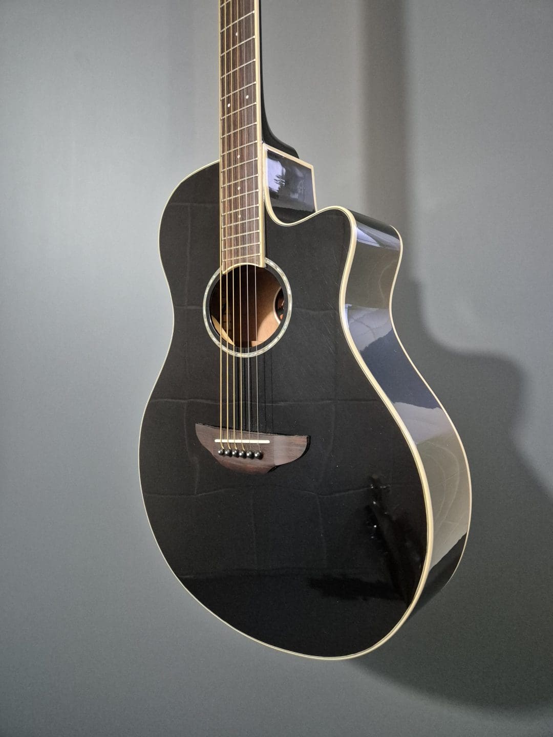 Yamaha APX600 Acoustic-Electric Guitar – Black